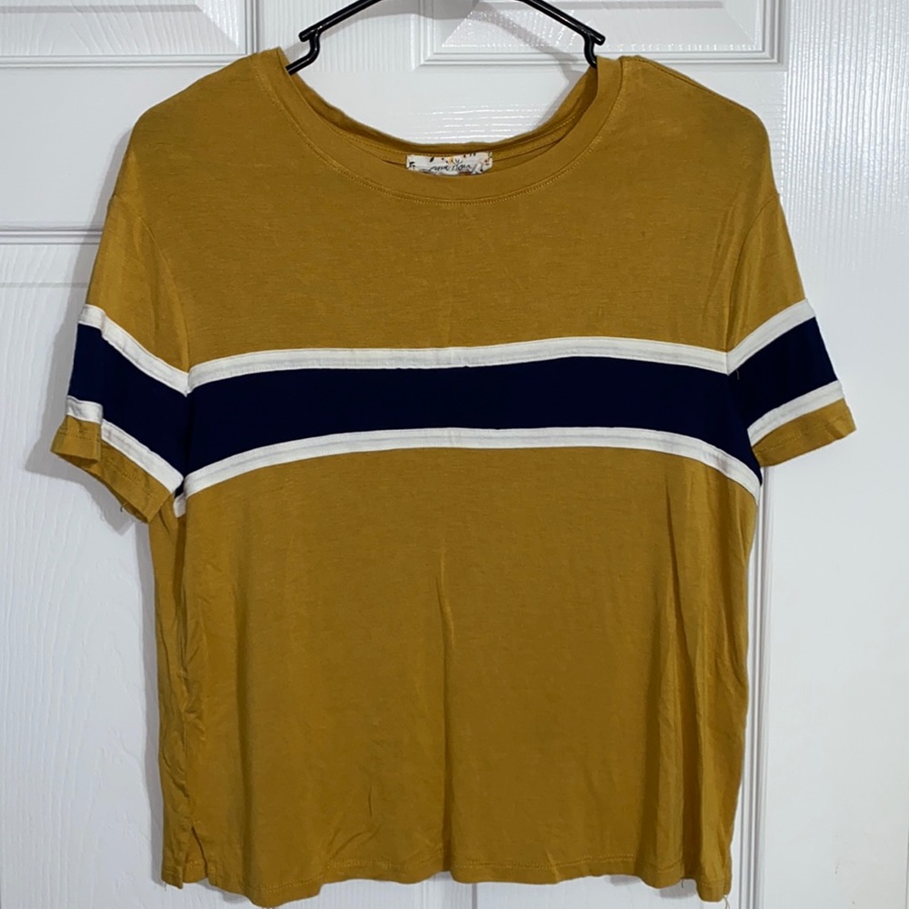 Yellow t-shirt. Size S
